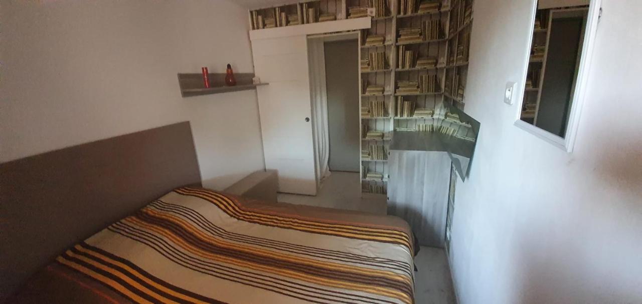 Flat With Swimming Pool 5min From The Beach Appartement Fréjus