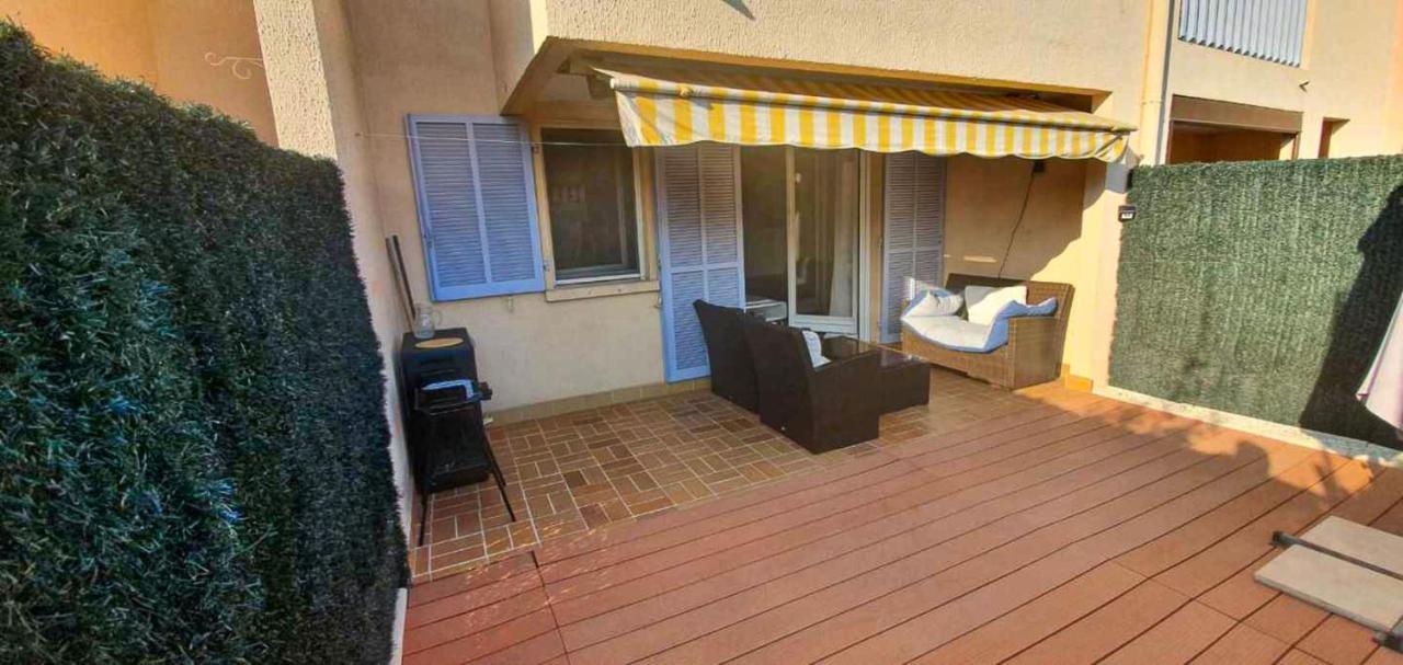 Flat With Swimming Pool 5min From The Beach
